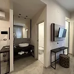 トニック ホテル 3*