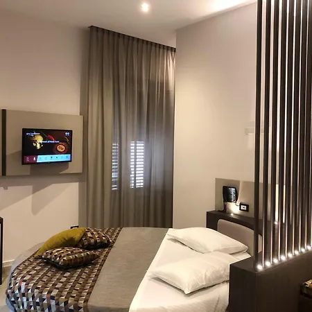 Hotel Tonic